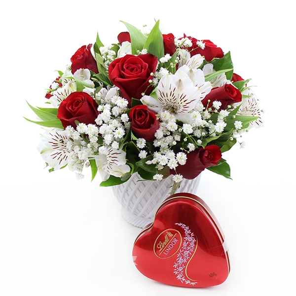 Rosas Vermelhas com Astromelias Brancas Com Chocolate Lindt