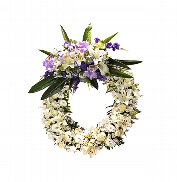 Guirlanda Redonda Especial Com Flores Nobres Brancas e Lilás