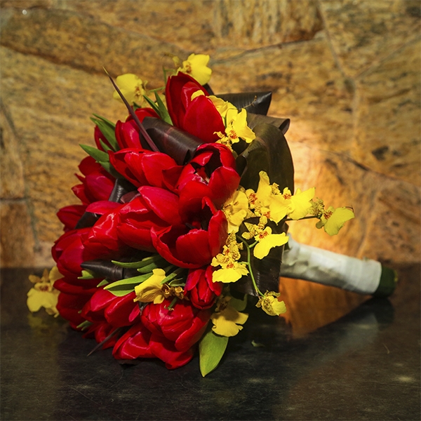 Buque De Noiva - Tulipa De Ouro