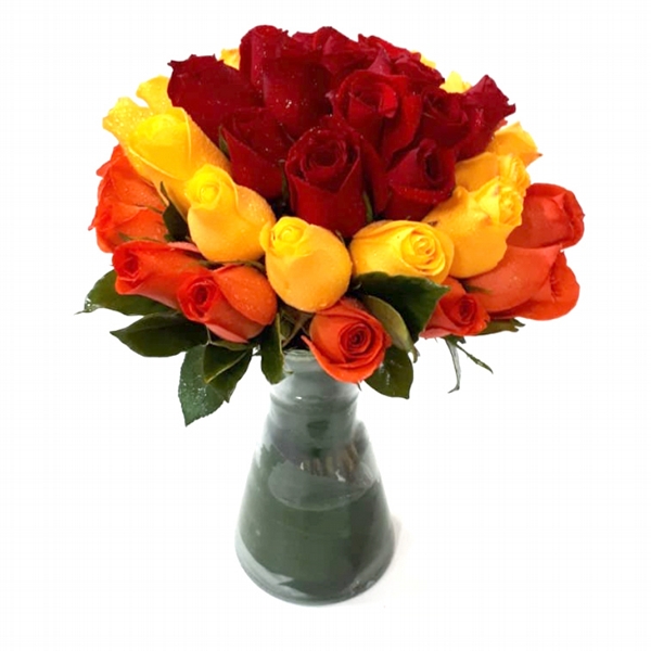 Arranjo Mix De Rosas Amarelas, Vermelhas E Laranjas - 30 Unds